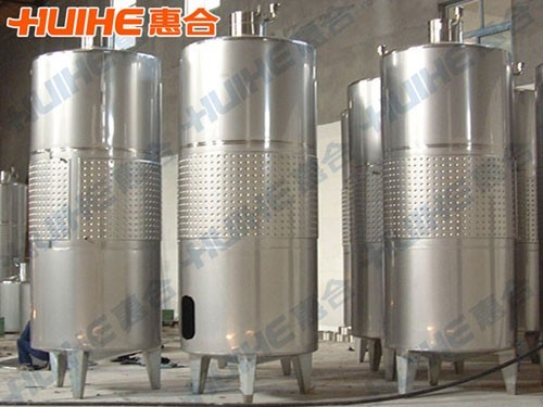 紅酒發(fā)酵罐圖片展示