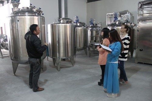 不銹鋼罐培訓(xùn)現(xiàn)場圖