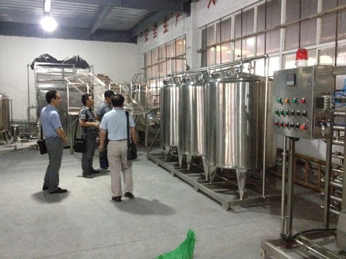 李時(shí)珍醫(yī)藥集團(tuán)客戶(hù)到工廠參觀CIP清洗系統(tǒng)樣品